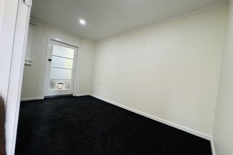 Photo of property in 75 Awaroa Road, Sunnyvale, Auckland, 0612