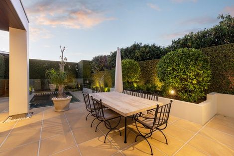 Photo of property in 12 Ronaki Road, Mission Bay, Auckland, 1071