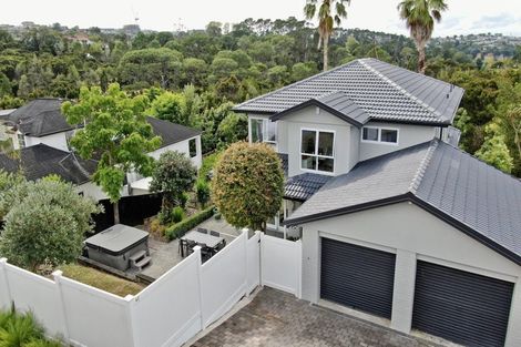 Photo of property in 42 Ravenstone Place, Chatswood, Auckland, 0626