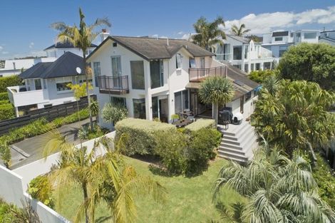 Photo of property in 1/42 Churchill Road, Murrays Bay, Auckland, 0630