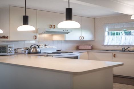 Photo of property in 10 Leewood Place, Pakuranga Heights, Auckland, 2010