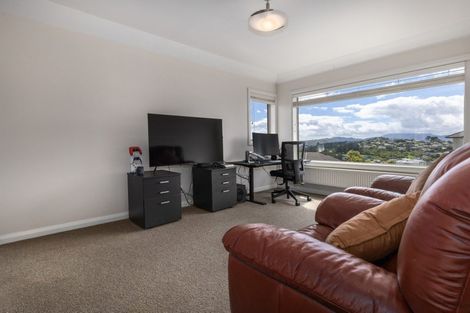 Photo of property in 18 Kahurangi Heights, Aotea, Porirua, 5024