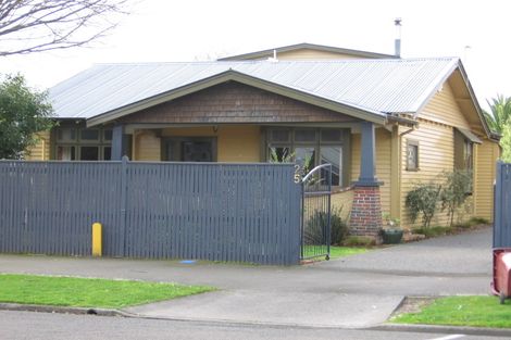 Photo of property in 25 Ranfurly Street, Hokowhitu, Palmerston North, 4410