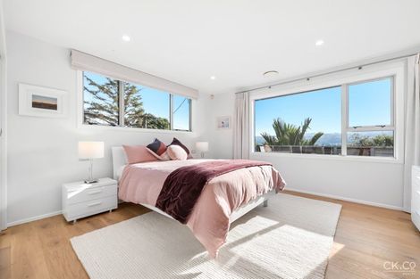 Photo of property in 212 Whites Line East, Waiwhetu, Lower Hutt, 5010