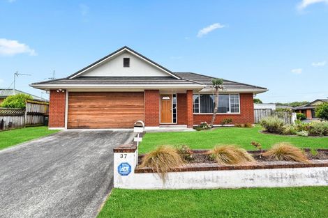 Photo of property in 37 Nottingham Drive, Hamilton East, Hamilton, 3216