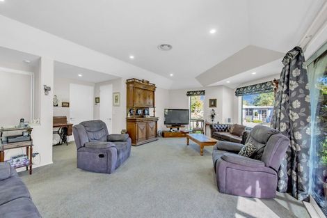 Photo of property in 17 Bridge Street, Southbridge, 7602