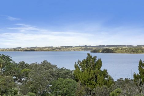 Photo of property in 17 Tui Vale Road, Shelly Park, Auckland, 2014