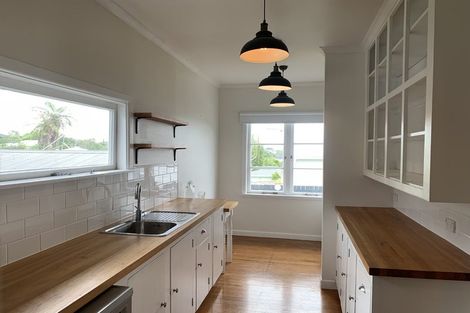 Photo of property in 1/38 Eastglen Road, Glen Eden, Auckland, 0602