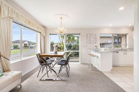 Photo of property in 93 Westerham Drive, Dannemora, Auckland, 2016