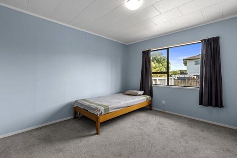 Photo of property in 1/16 Cabello Place, Unsworth Heights, Auckland, 0632