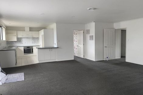 Photo of property in 30 Magnolia Drive, Waiuku, 2123