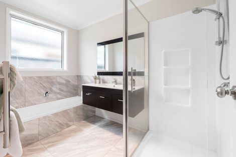 Photo of property in 17 Pimelea Street, Papamoa Beach, Papamoa, 3118