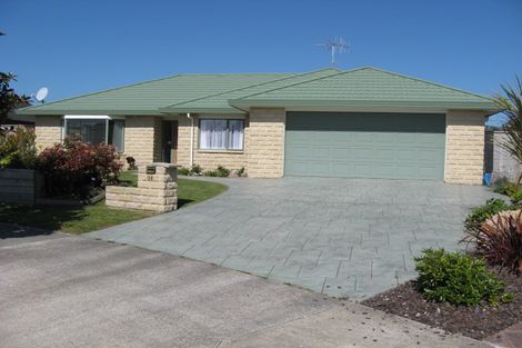 Photo of property in 38 Hadleigh Court, Paraparaumu, 5032