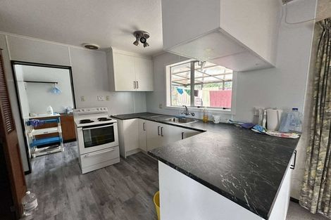 Photo of property in 1 Bishops Glen, Tawa, Wellington, 5028