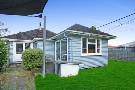 Photo of property in 51a Omata Road, Marfell, New Plymouth, 4310