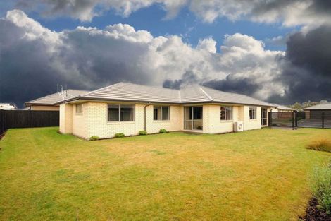 Photo of property in 28 Burford Way, Rolleston, 7615