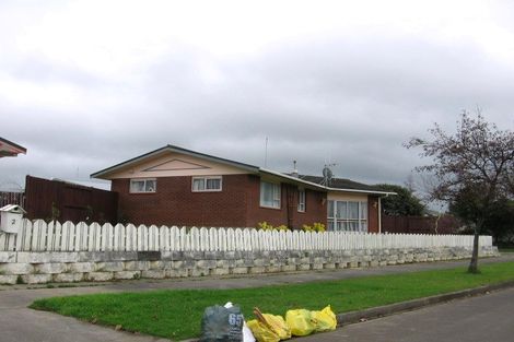 Photo of property in 2 Cumberland Place, Kelvin Grove, Palmerston North, 4414