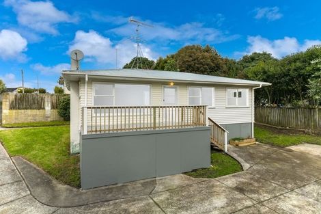 Photo of property in 1/28 Fairclough Road, Beach Haven, Auckland, 0626