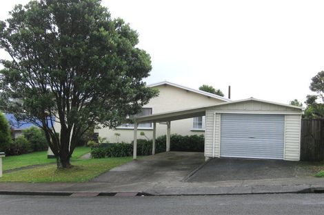 Photo of property in 104 Stewart Drive, Newlands, Wellington, 6037