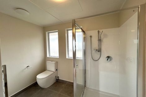 Photo of property in 2/127 Spinella Drive, Bayview, Auckland, 0629