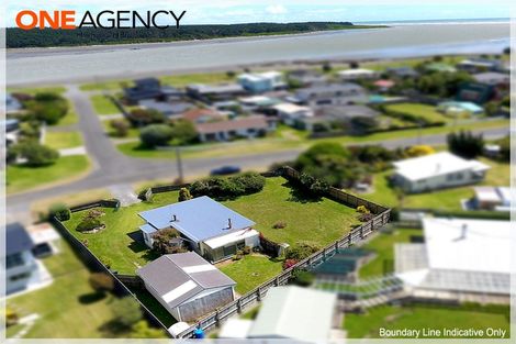 Photo of property in 33 Shortt Street, Foxton Beach, Foxton, 4815