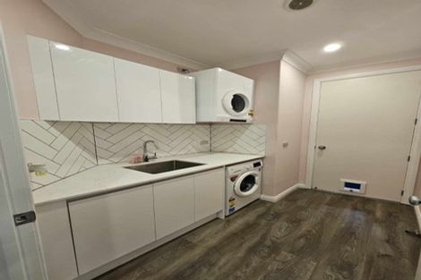 Photo of property in 39 Heynes Place, Clive, 4102