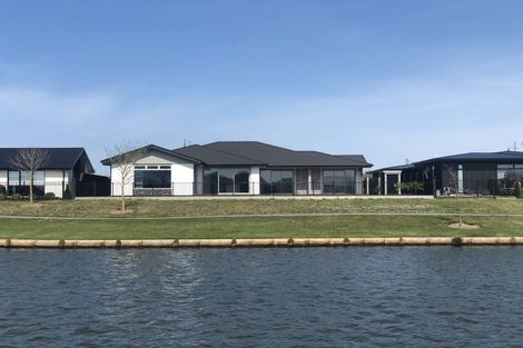 Photo of property in 73 The Esplanade, Pegasus, 7612