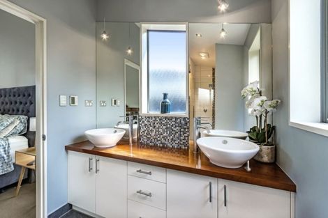 Photo of property in 6 Ruahine Place, Parklands, Christchurch, 8083