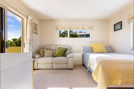 Photo of property in 9 Brigantine Drive, Beach Haven, Auckland, 0626