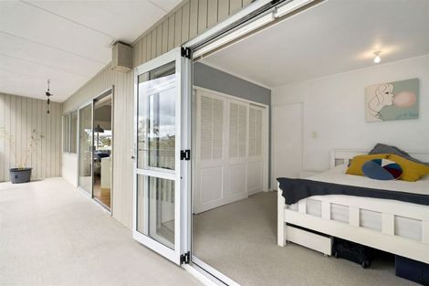 Photo of property in 1/18 Bevyn Street, Castor Bay, Auckland, 0620