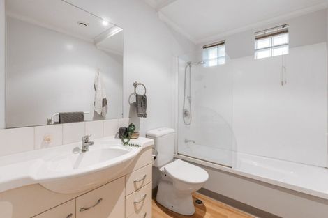 Photo of property in Paramount Apartments, 11/281 Maunganui Road, Mount Maunganui, 3116