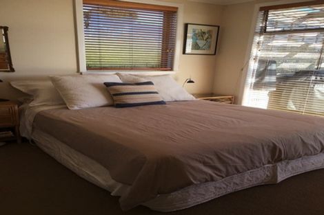Photo of property in 27 Surf Road, Stanmore Bay, Whangaparaoa, 0932