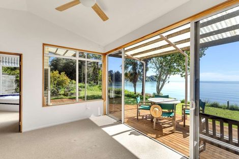 Photo of property in 172 Rangihaeata Road, Rangihaeata, Takaka, 7182