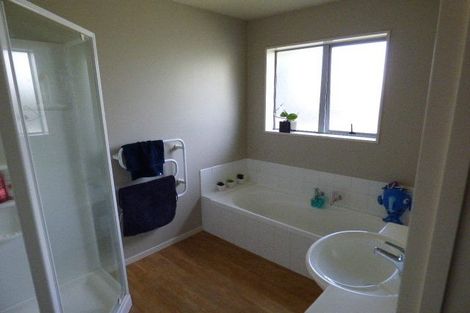 Photo of property in 31 Coolspring Way, Redwood, Christchurch, 8051