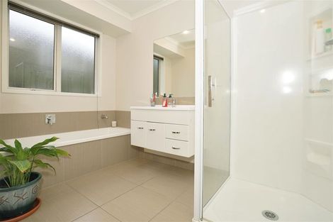 Photo of property in 14 Rigg Place, Flagstaff, Hamilton, 3210