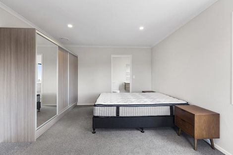 Photo of property in 12 Emmadale Lane, Hamilton East, Hamilton, 3216