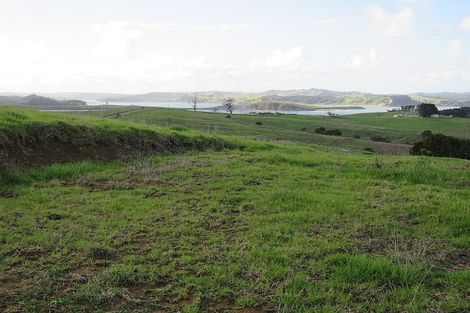 Photo of property in 300 Arapaoa Road, Tinopai, 0593