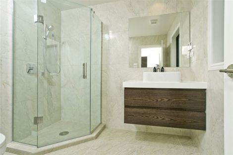 Photo of property in 7a Heathcote Road, Castor Bay, Auckland, 0620