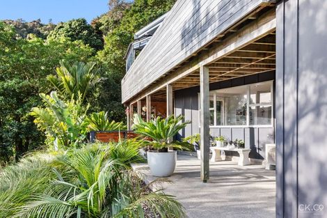 Photo of property in 212 Whites Line East, Waiwhetu, Lower Hutt, 5010