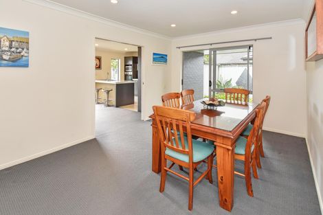 Photo of property in 17 Turnberry Drive, Wattle Downs, Auckland, 2103