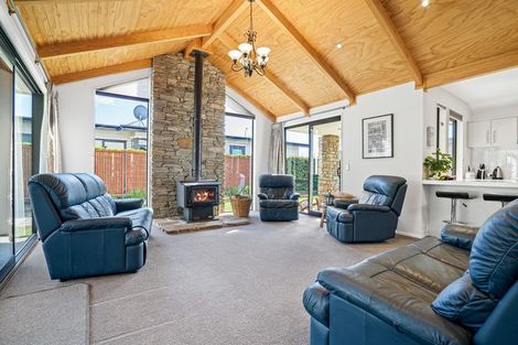 Photo of property in 42a-b Kelliher Drive, Wanaka, 9305