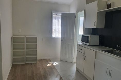 Photo of property in 68 Broderick Road, Johnsonville, Wellington, 6037