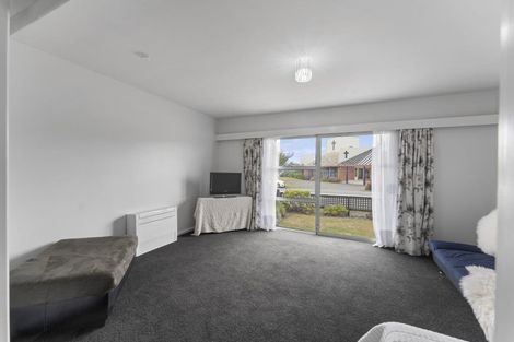 Photo of property in 2/2 Tuckers Road, Redwood, Christchurch, 8051