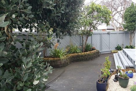 Photo of property in 76 Wai-iti Crescent, Woburn, Lower Hutt, 5010