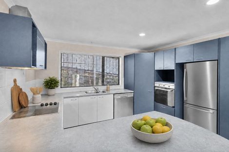 Photo of property in 100 George Deane Place, Greenhithe, Auckland, 0632