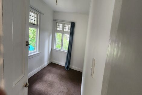 Photo of property in 60 Kelburn Parade, Kelburn, Wellington, 6012