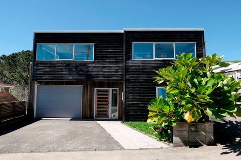 Photo of property in 90 Muri Road, Pukerua Bay, Porirua, 5026