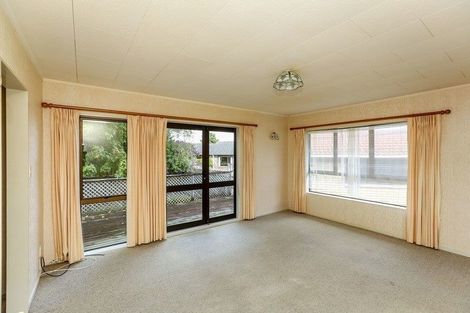 Photo of property in 8a Keats Place, Whalers Gate, New Plymouth, 4310