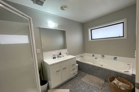 Photo of property in 60 Erlestoke Crescent, Churton Park, Wellington, 6037