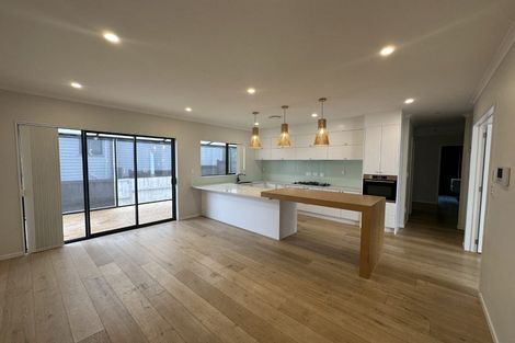 Photo of property in 2 Crompton Place, Orewa, 0931